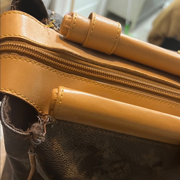 Elegant Brown Designer Tote Bag - Picture 7 of 9